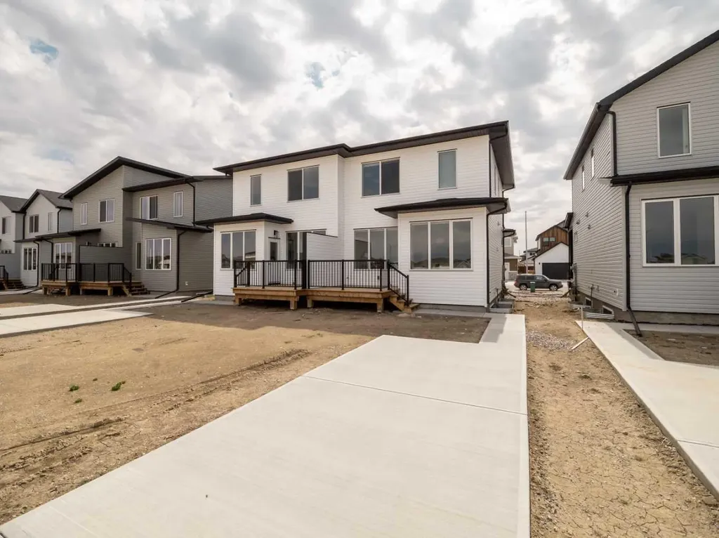 4325 28 Avenue S Lethbridge AB T1K 8L3