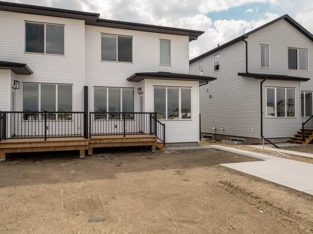 4325 28 Avenue S Lethbridge AB T1K 8L3