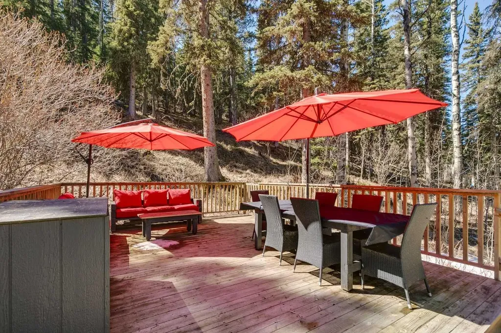 241 Mountain Lion Drive Bragg Creek AB T0L 0K0