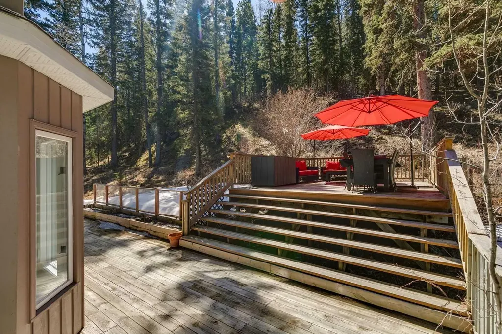 241 Mountain Lion Drive Bragg Creek AB T0L 0K0
