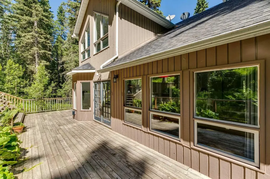 241 Mountain Lion Drive Bragg Creek AB T0L 0K0