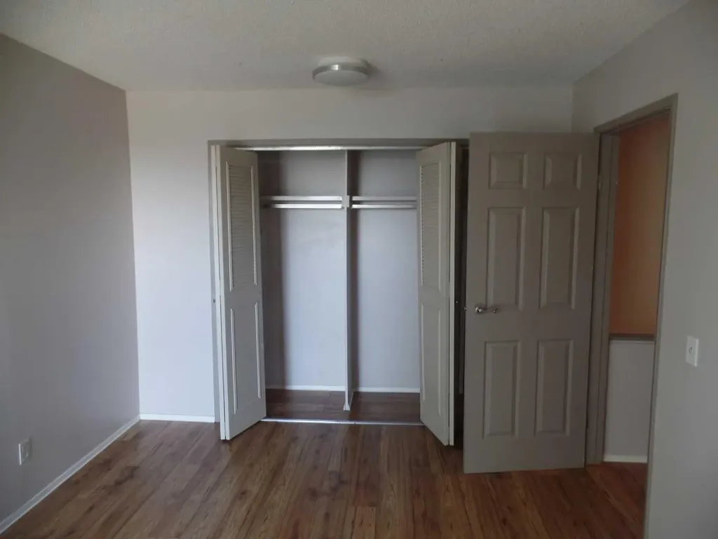 6440 4 Street NW Calgary AB T2K 1B8