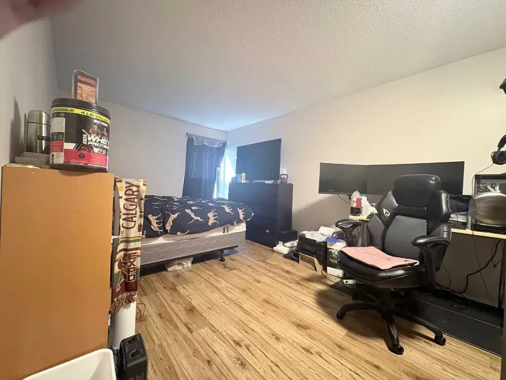 6440 4 Street NW Calgary AB T2K 1B8