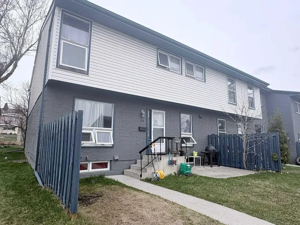 6440 4 Street NW Calgary AB T2K 1B8