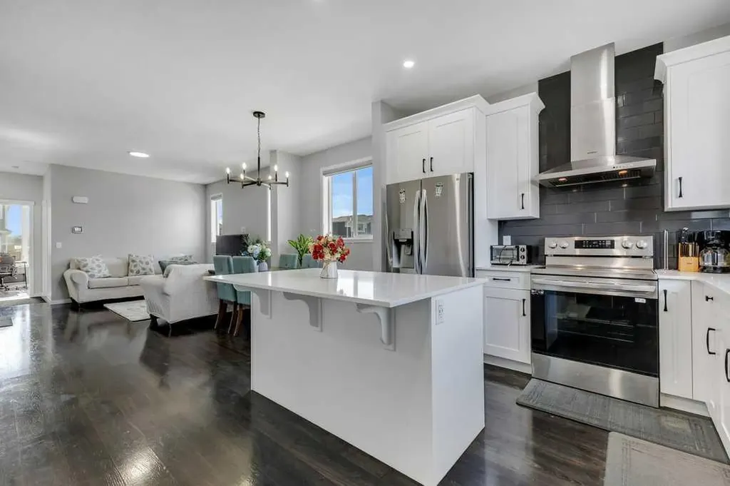 120 Belmont Villas SW Calgary AB T2X 4W5