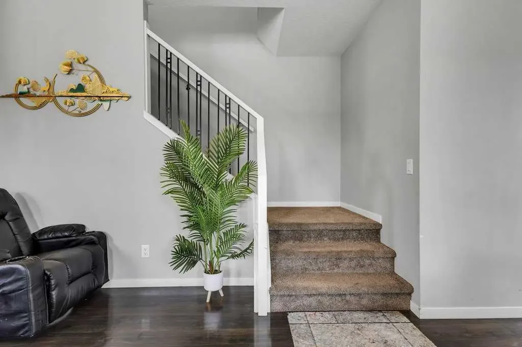 120 Belmont Villas SW Calgary AB T2X 4W5