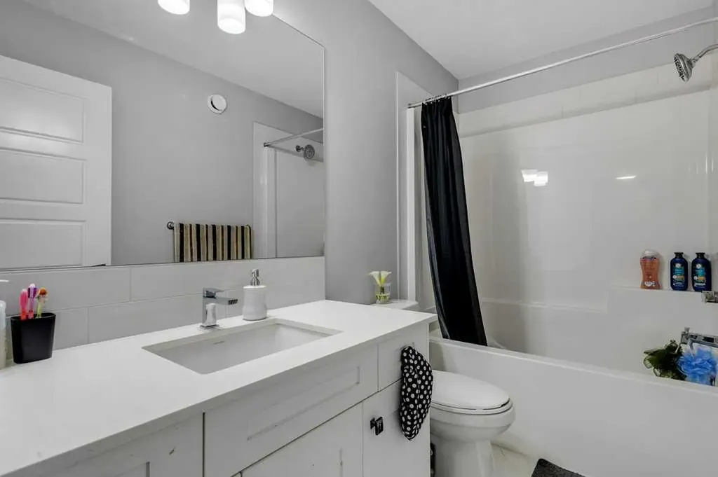 120 Belmont Villas SW Calgary AB T2X 4W5