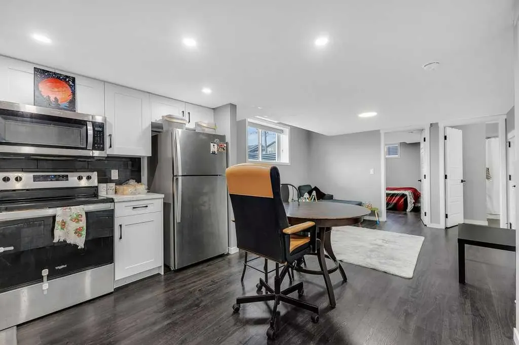 120 Belmont Villas SW Calgary AB T2X 4W5