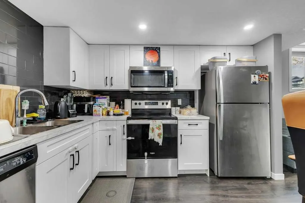 120 Belmont Villas SW Calgary AB T2X 4W5