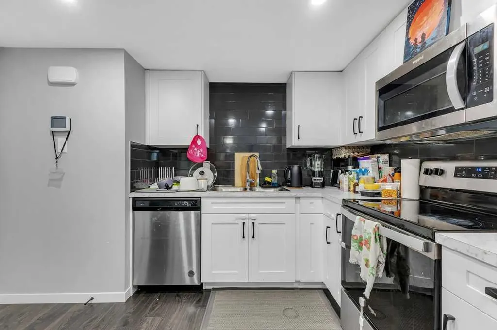 120 Belmont Villas SW Calgary AB T2X 4W5