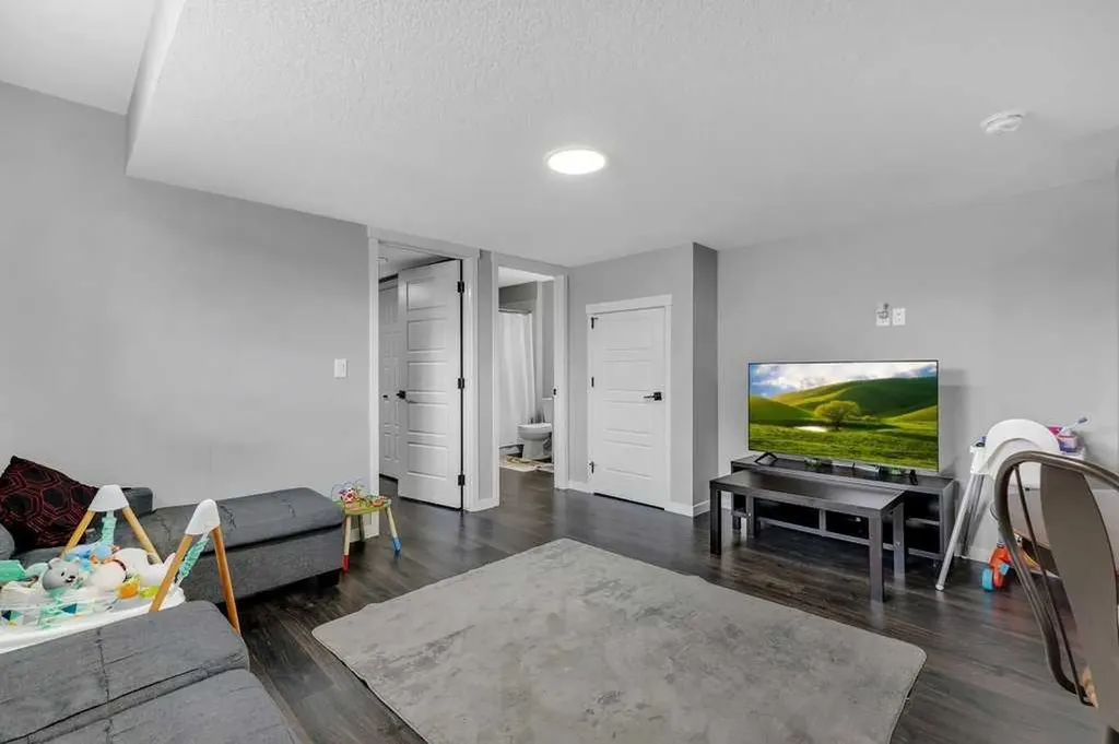 120 Belmont Villas SW Calgary AB T2X 4W5