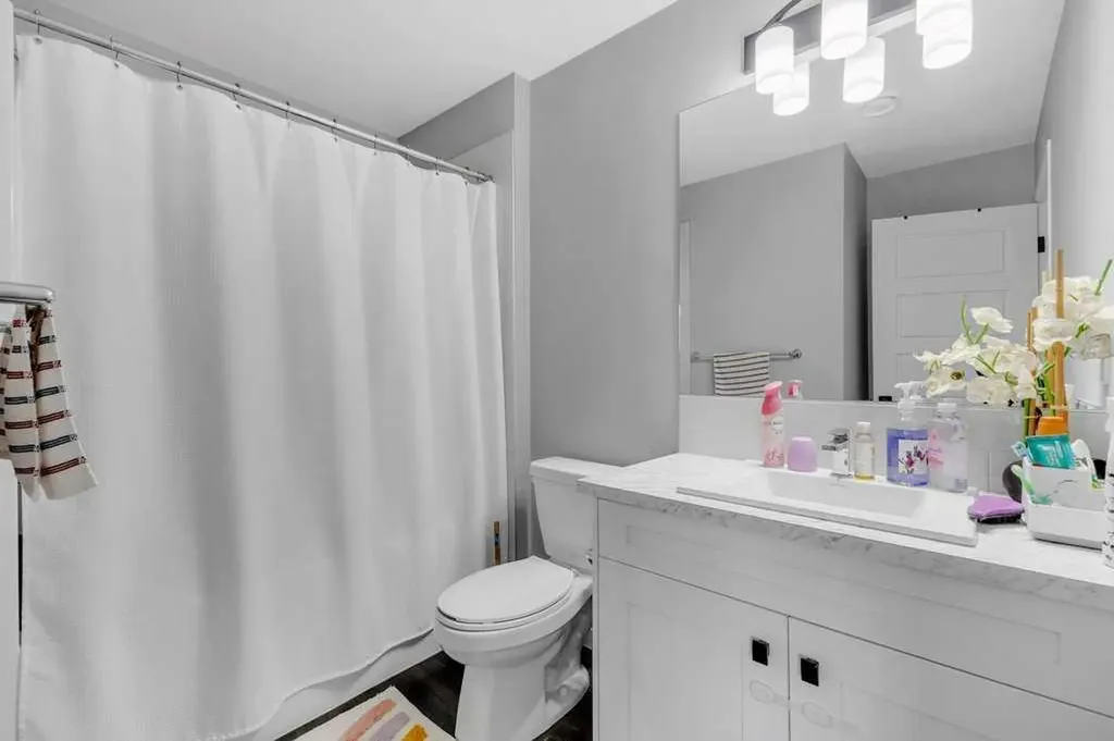 120 Belmont Villas SW Calgary AB T2X 4W5