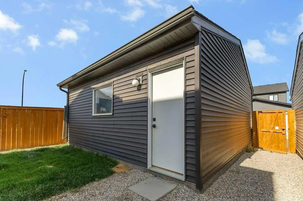 120 Belmont Villas SW Calgary AB T2X 4W5