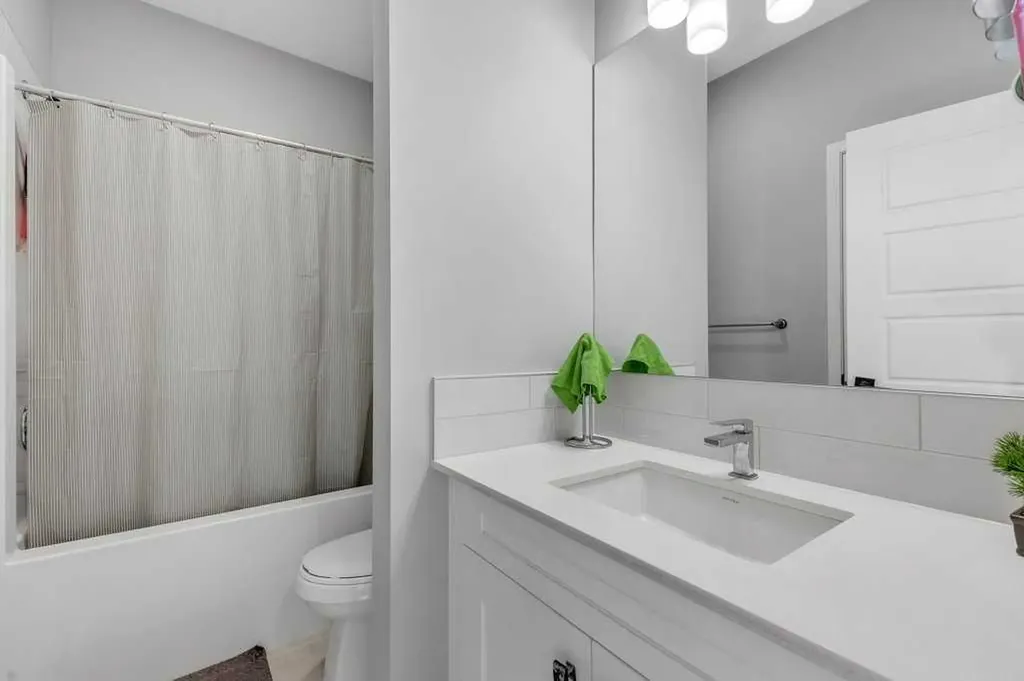 120 Belmont Villas SW Calgary AB T2X 4W5