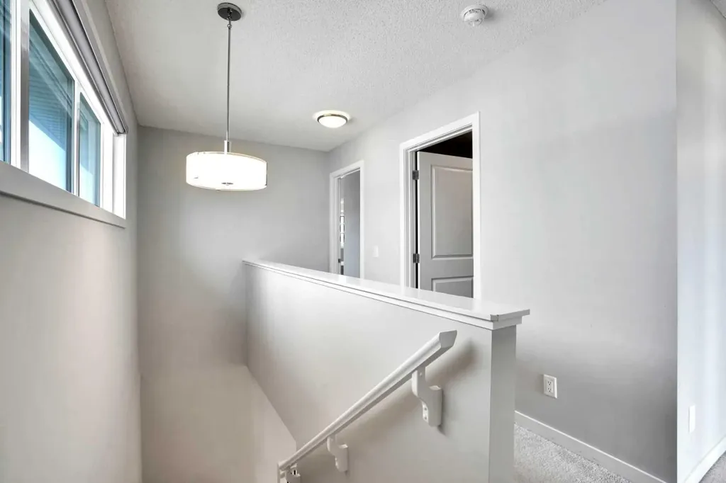 186 Carringvue Park NW Calgary AB T3P 1L1