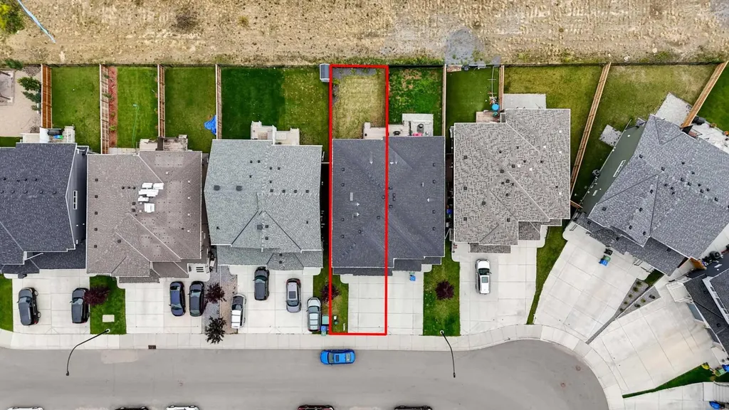 186 Carringvue Park NW Calgary AB T3P 1L1