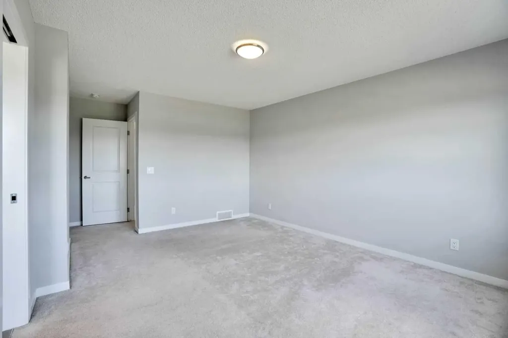 186 Carringvue Park NW Calgary AB T3P 1L1