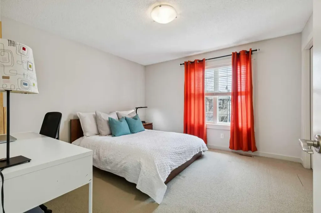 27 Elgin Terrace SE Calgary AB T2Z 0B7
