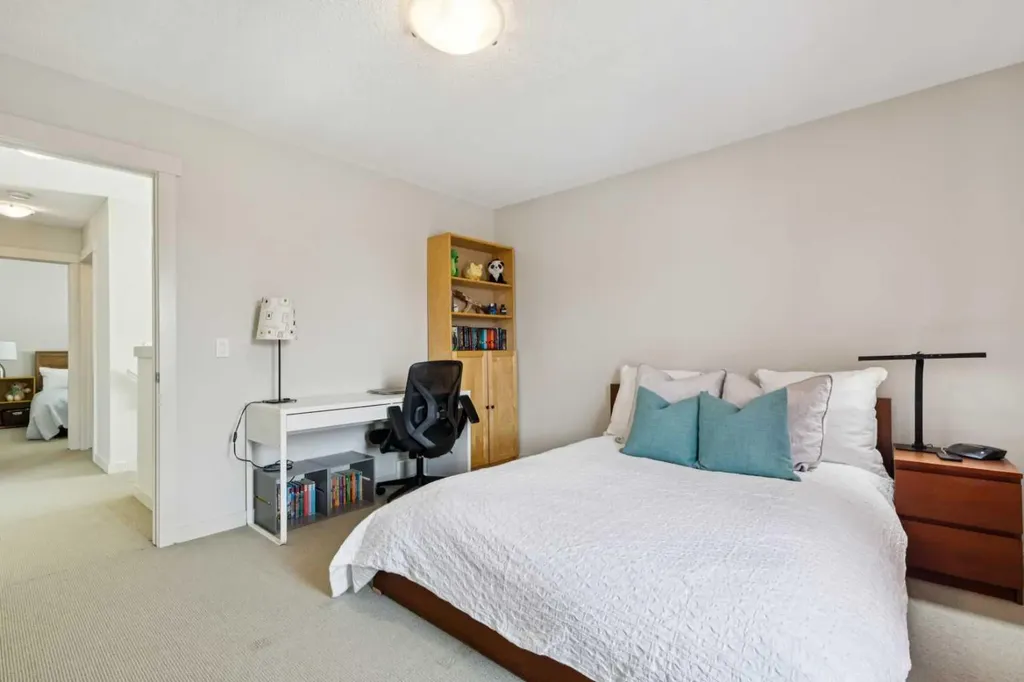 27 Elgin Terrace SE Calgary AB T2Z 0B7
