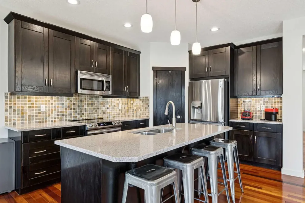 27 Elgin Terrace SE Calgary AB T2Z 0B7