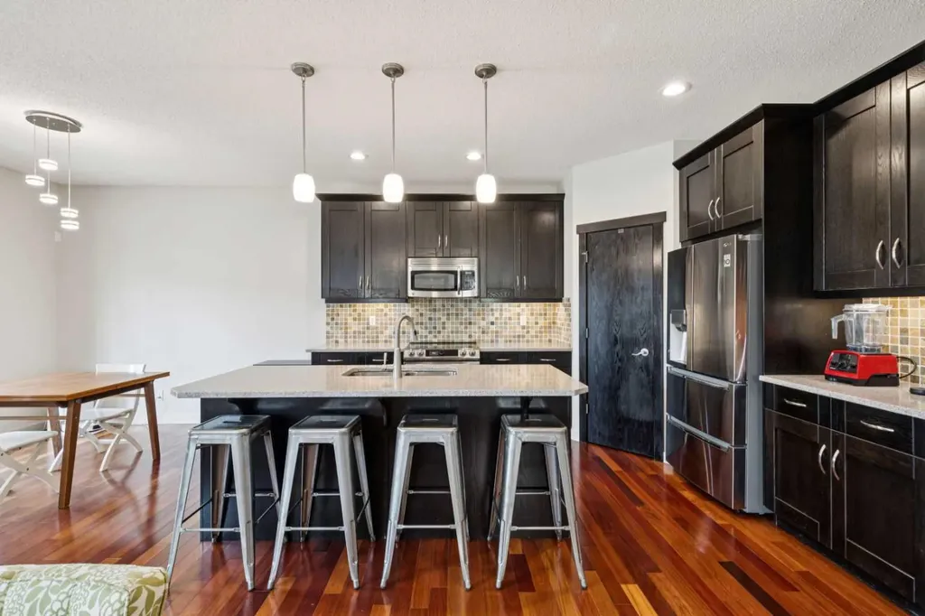 27 Elgin Terrace SE Calgary AB T2Z 0B7