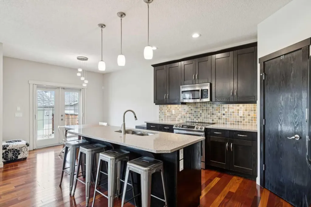 27 Elgin Terrace SE Calgary AB T2Z 0B7