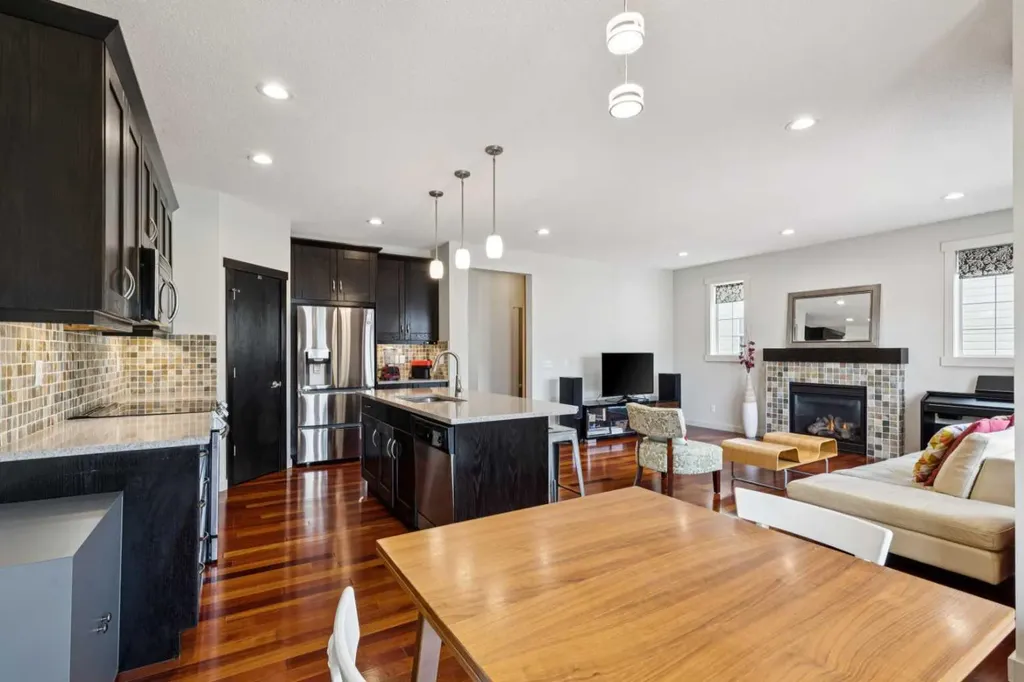 27 Elgin Terrace SE Calgary AB T2Z 0B7