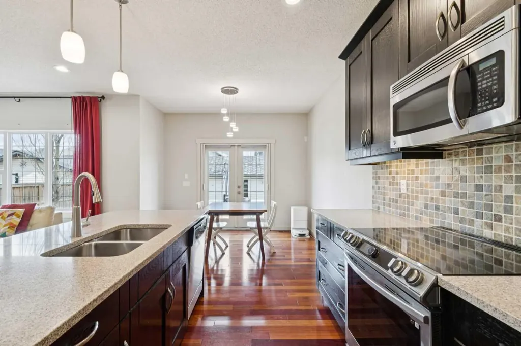 27 Elgin Terrace SE Calgary AB T2Z 0B7