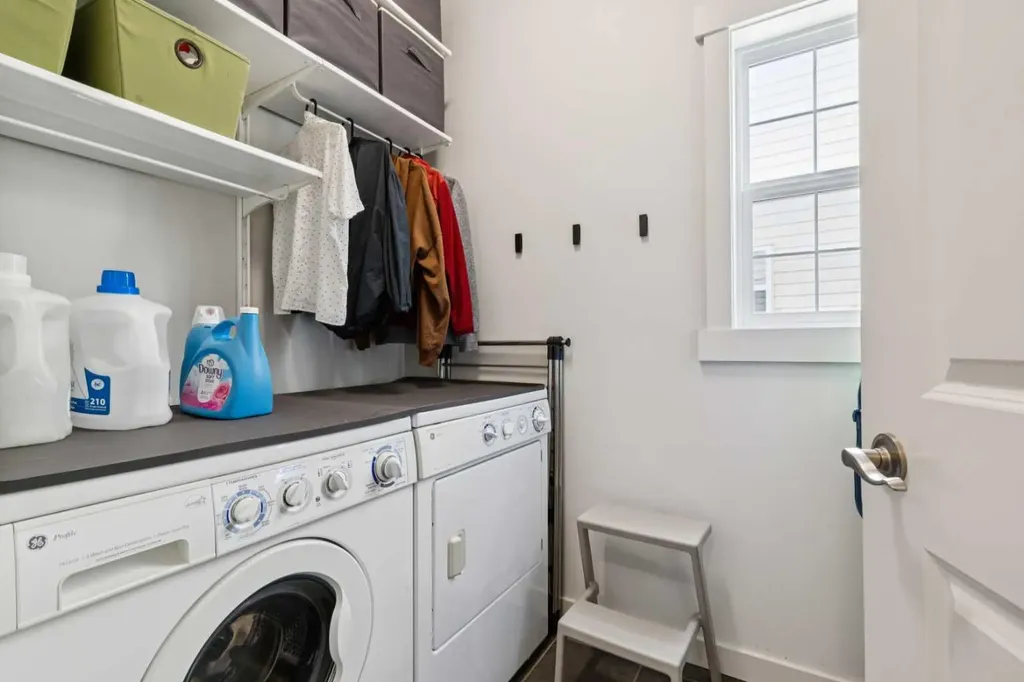 27 Elgin Terrace SE Calgary AB T2Z 0B7