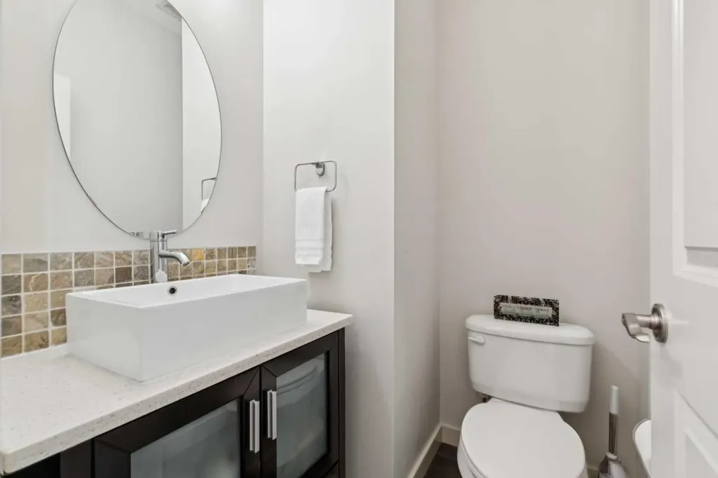 27 Elgin Terrace SE Calgary AB T2Z 0B7