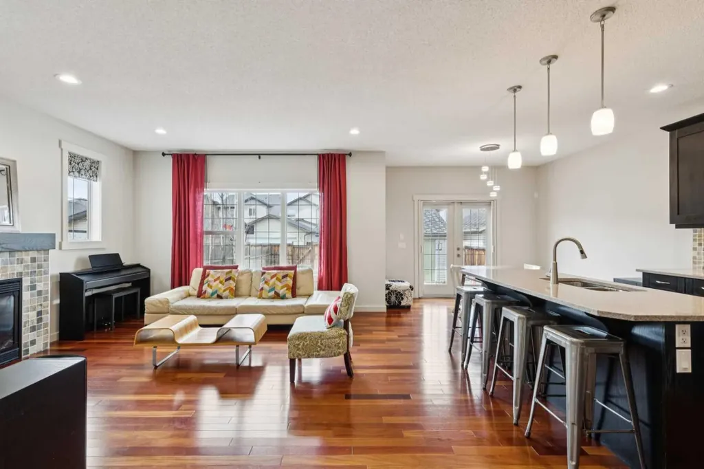 27 Elgin Terrace SE Calgary AB T2Z 0B7