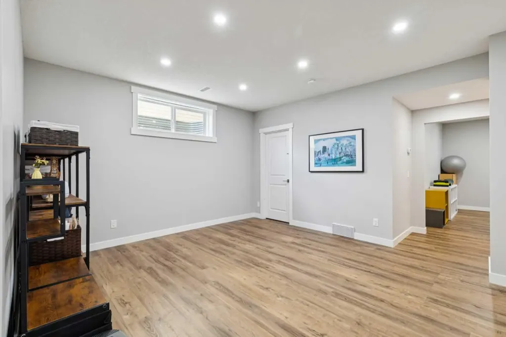 27 Elgin Terrace SE Calgary AB T2Z 0B7