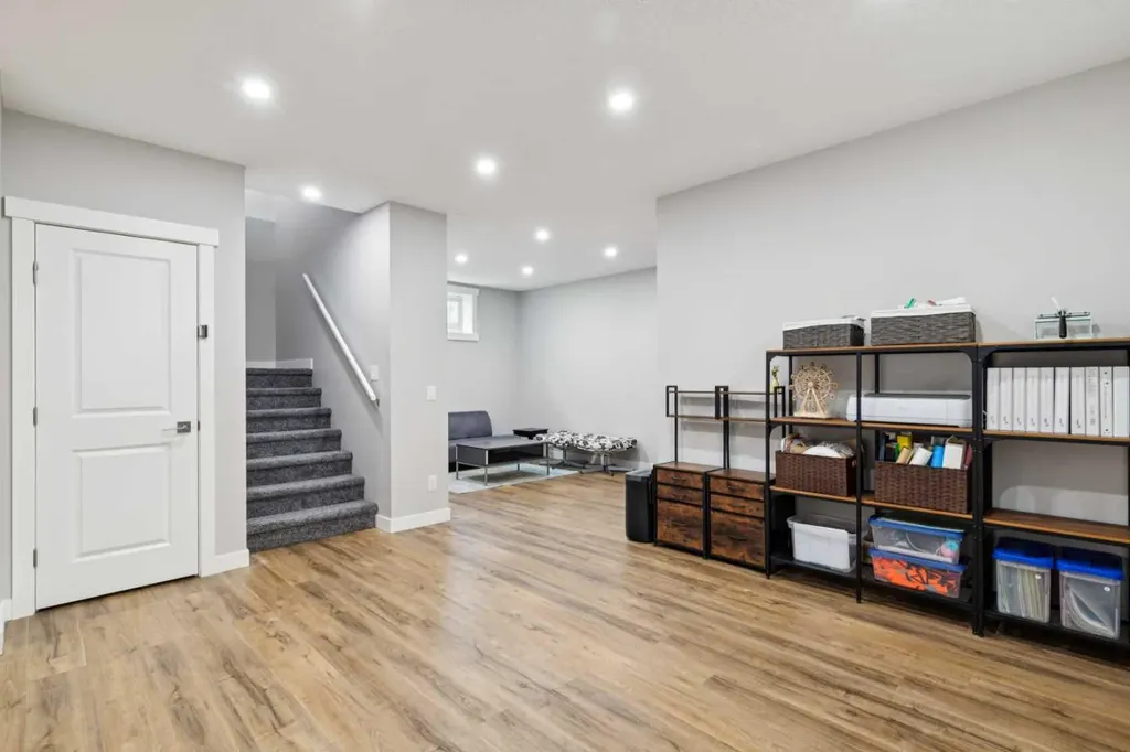 27 Elgin Terrace SE Calgary AB T2Z 0B7