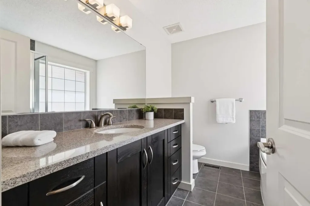 27 Elgin Terrace SE Calgary AB T2Z 0B7