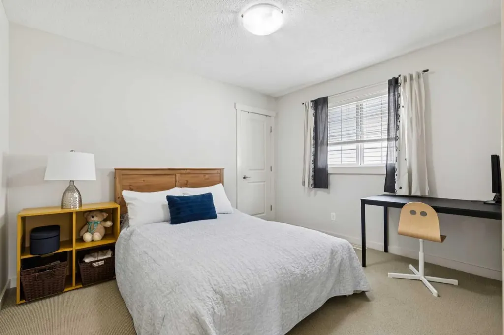 27 Elgin Terrace SE Calgary AB T2Z 0B7