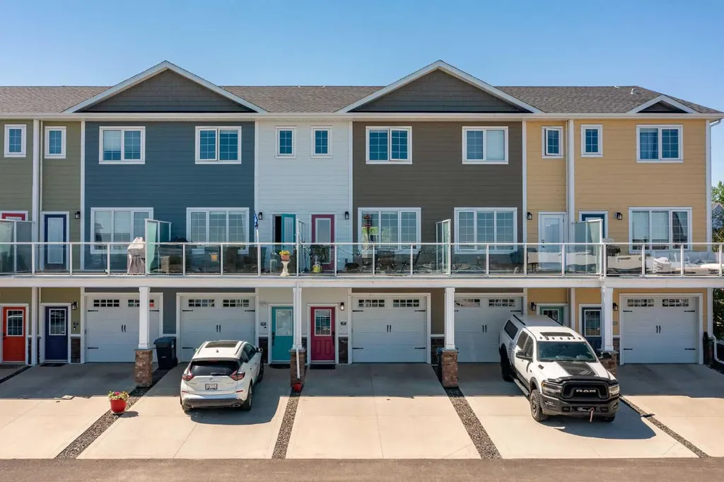 5210 Lakeshore Drive Sylvan Lake AB T4S 0M6