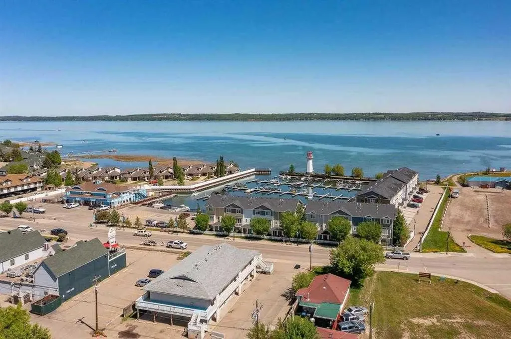 5210 Lakeshore Drive Sylvan Lake AB T4S 0M6
