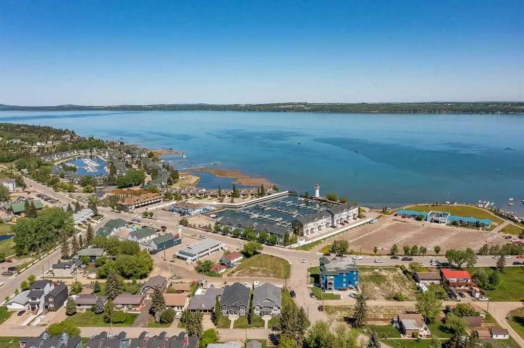 5210 Lakeshore Drive Sylvan Lake AB T4S 0M6