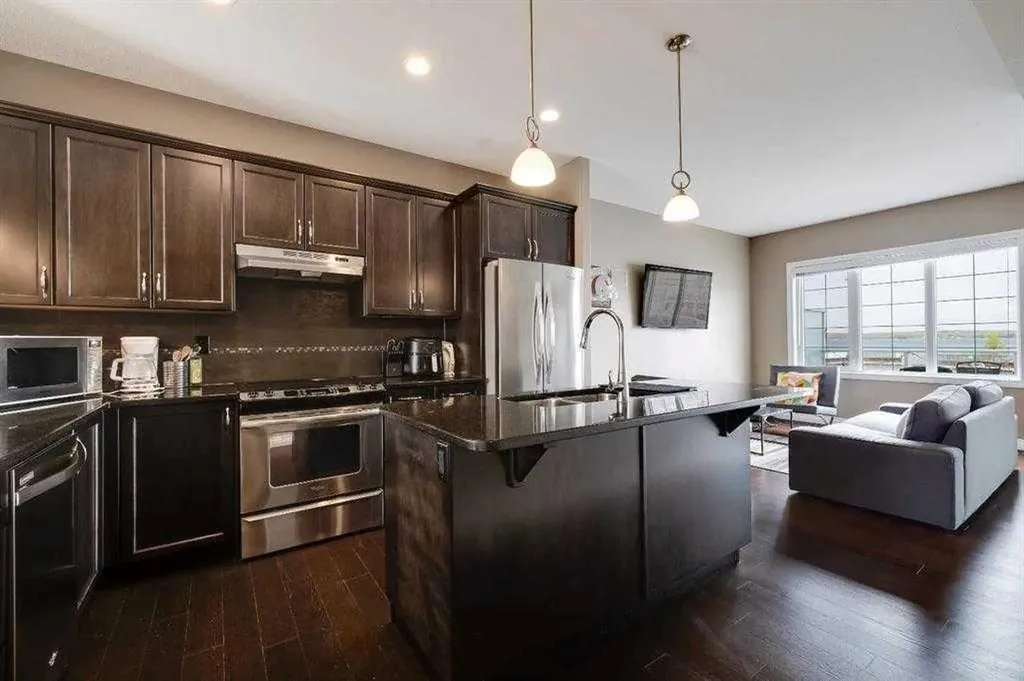 5210 Lakeshore Drive Sylvan Lake AB T4S 0M6