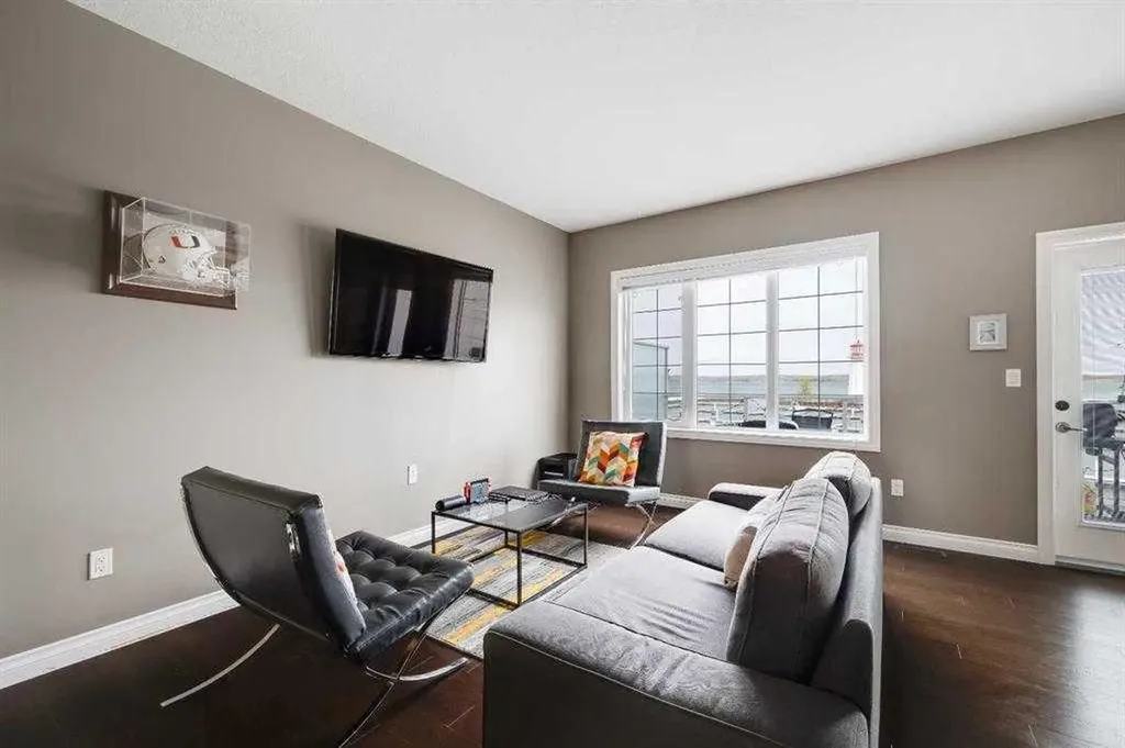 5210 Lakeshore Drive Sylvan Lake AB T4S 0M6
