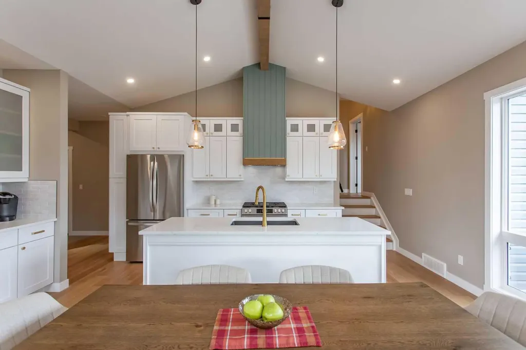 85 Lakeview Avenue Gull Lake AB T4L 2N1