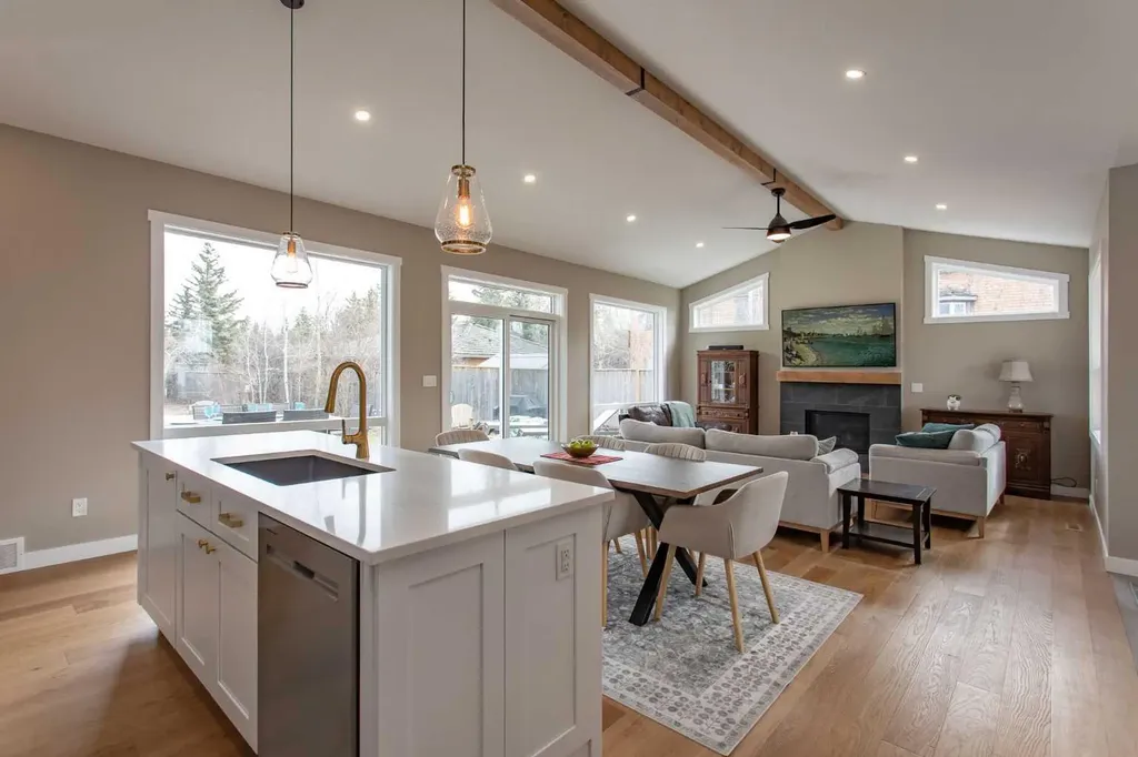 85 Lakeview Avenue Gull Lake AB T4L 2N1