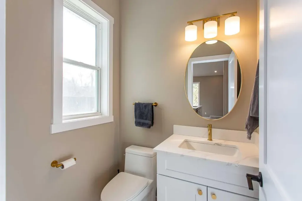 85 Lakeview Avenue Gull Lake AB T4L 2N1