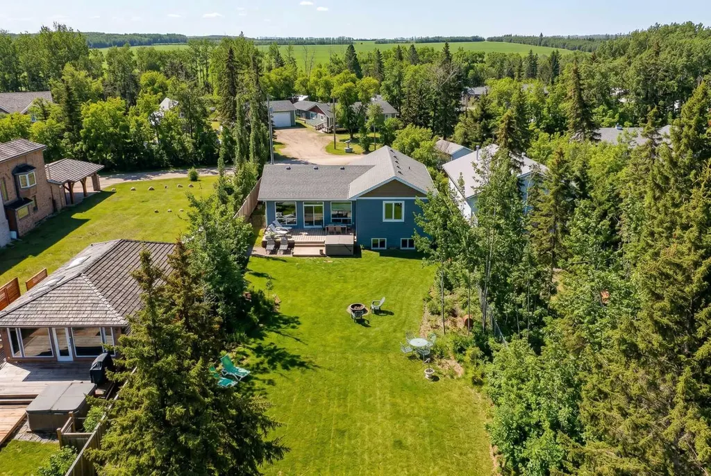 85 Lakeview Avenue Gull Lake AB T4L 2N1