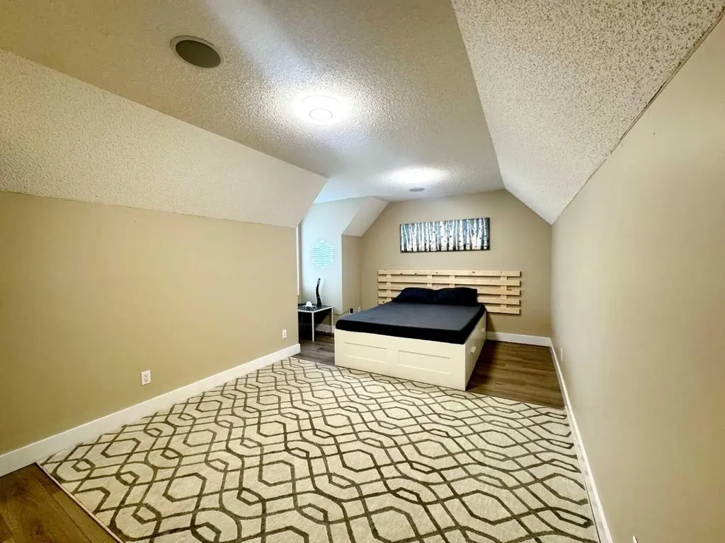 109 Kinniburgh Boulevard E Chestermere AB T1X 0L9