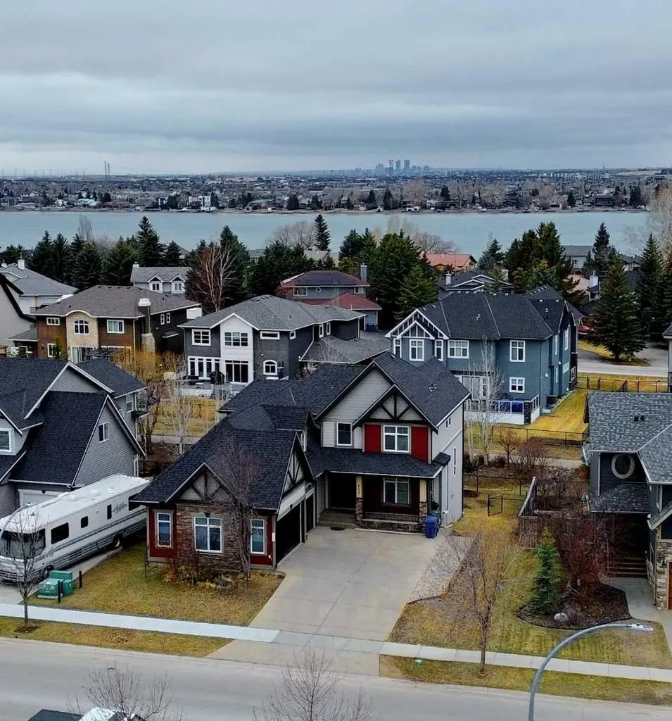 109 Kinniburgh Boulevard E Chestermere AB T1X 0L9