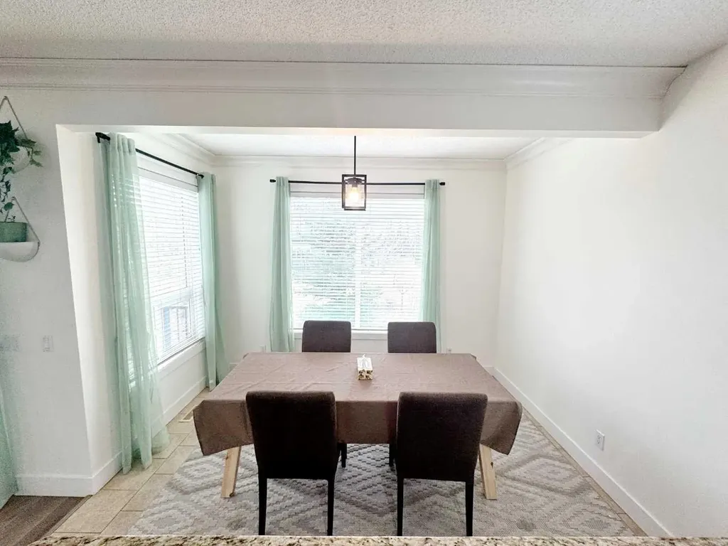 109 Kinniburgh Boulevard E Chestermere AB T1X 0L9