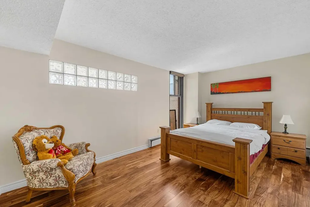 1100 8 Avenue SW Calgary AB T2P 3T9
