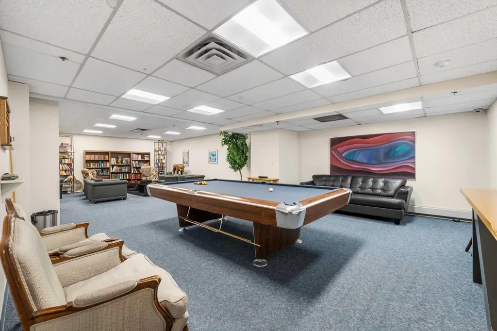 1100 8 Avenue SW Calgary AB T2P 3T9