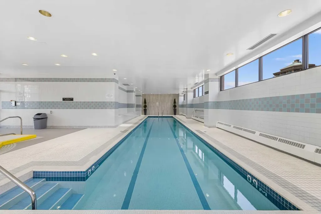 1100 8 Avenue SW Calgary AB T2P 3T9